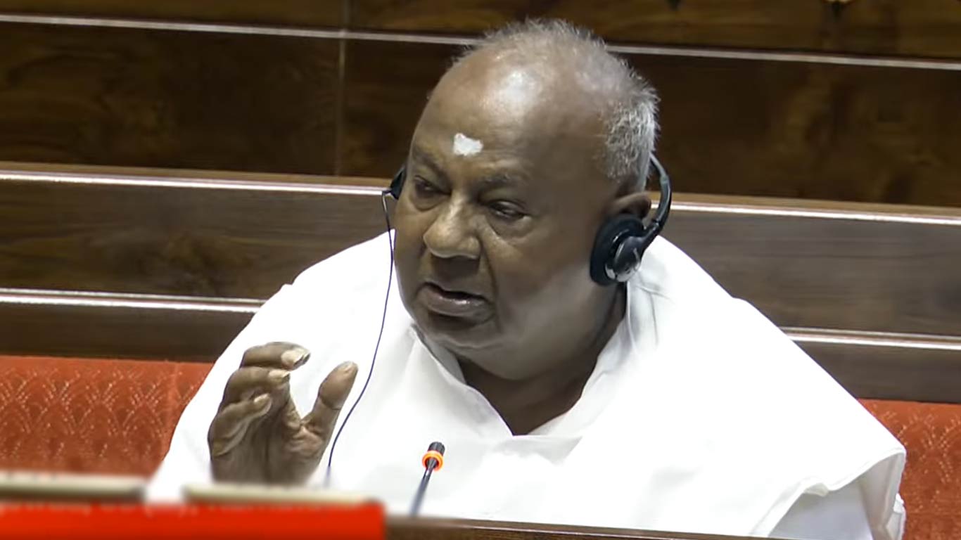 Former PM Deve Gowda Raises Concerns Over Karnataka's Slow Renewable Energy Growth