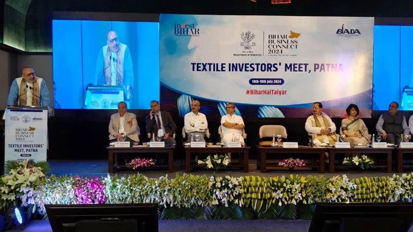 Union Minister Giriraj Singh Applauds Bihar's Textile Industry Initiatives At Investor Meet
