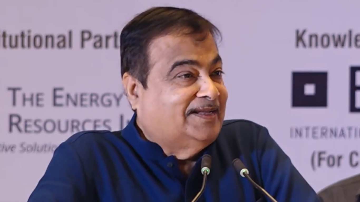 Gadkari Advocates for Lower GST on Flex-Fuel Vehicles to Boost Biofuel Adoption