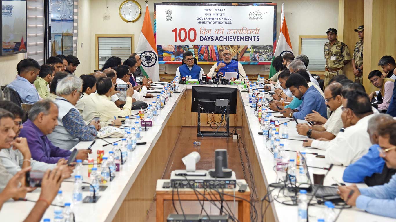 Textile Minister Unveils Roadmap To Double India's Textile Industry To USD 350 Bn By 2030